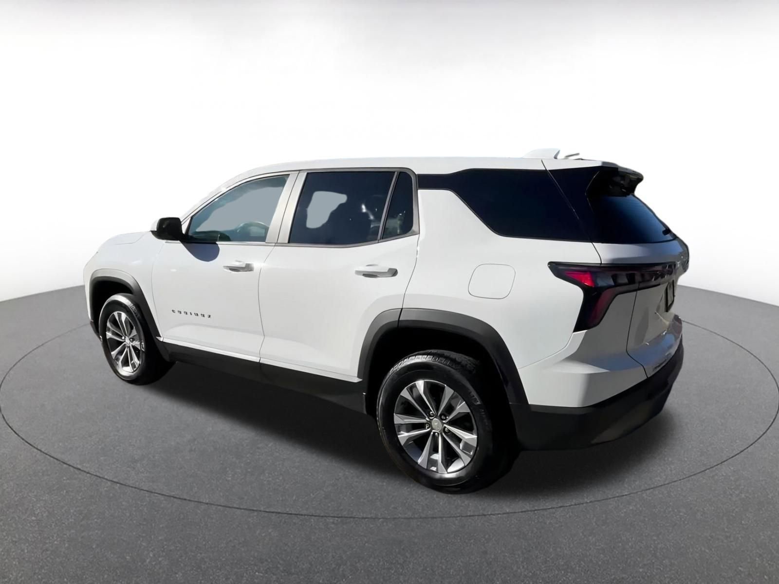 Used 2025 Chevrolet Equinox LT image 10