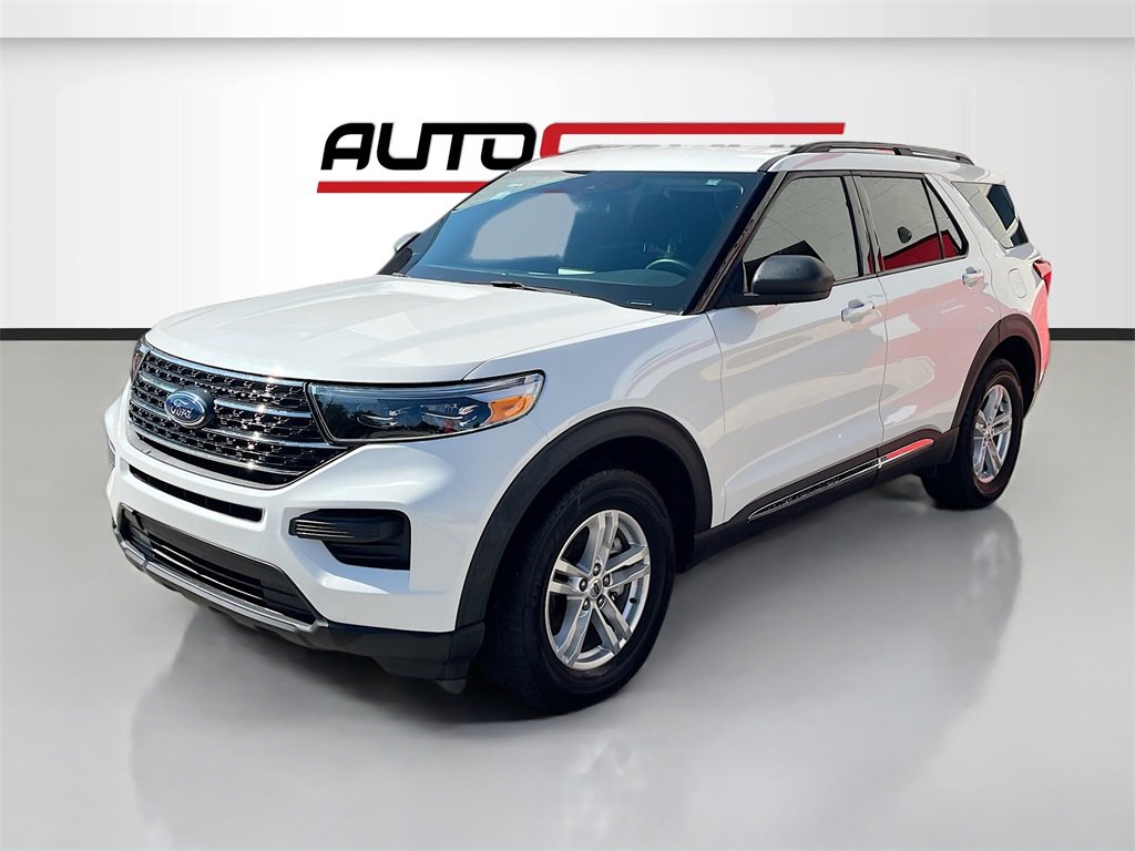 Used 2022 Ford Explorer XLT image 3