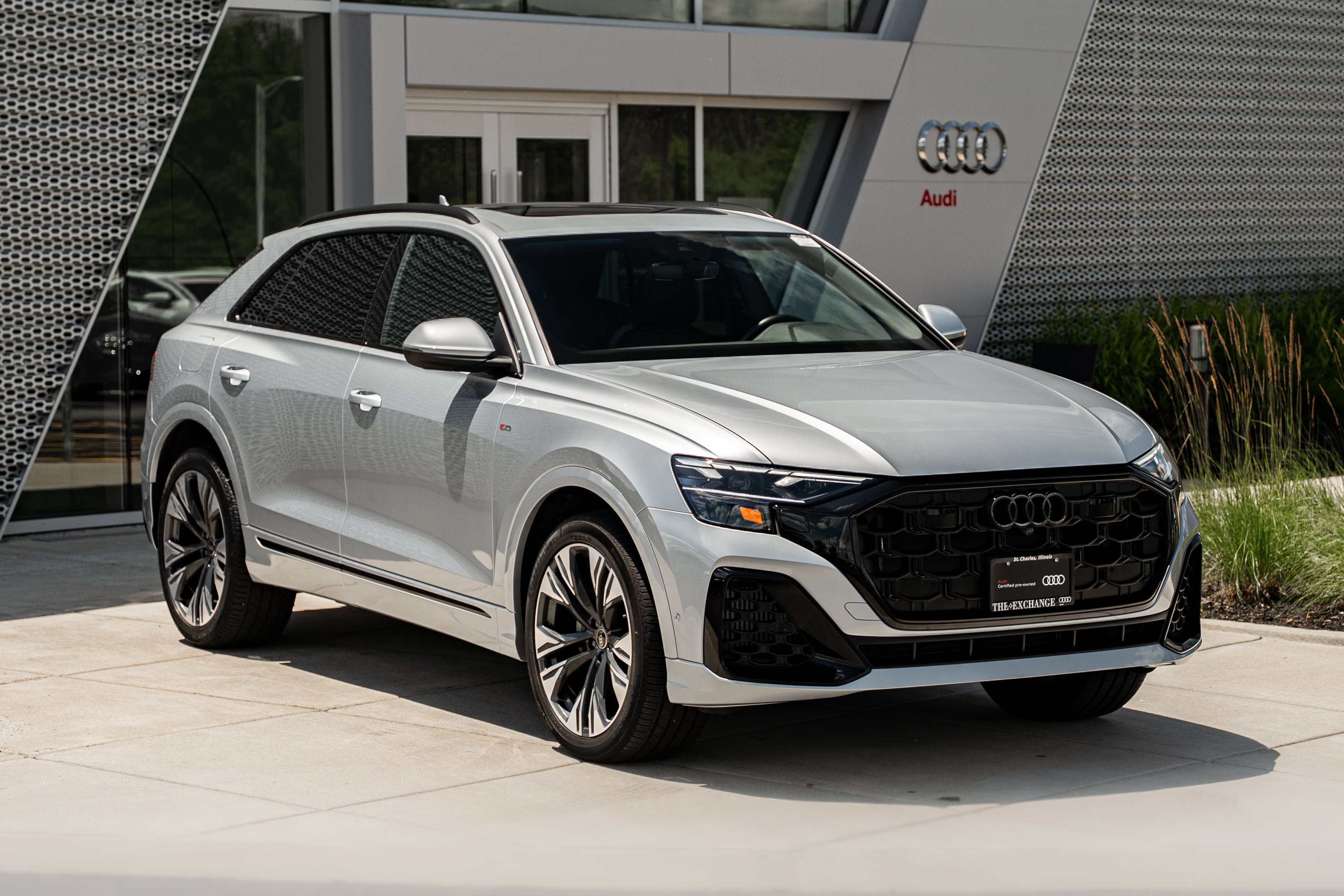 Certified 2025 Audi Q8 Premium Plus w/ Premium Plus Package AWD/4WD image 2