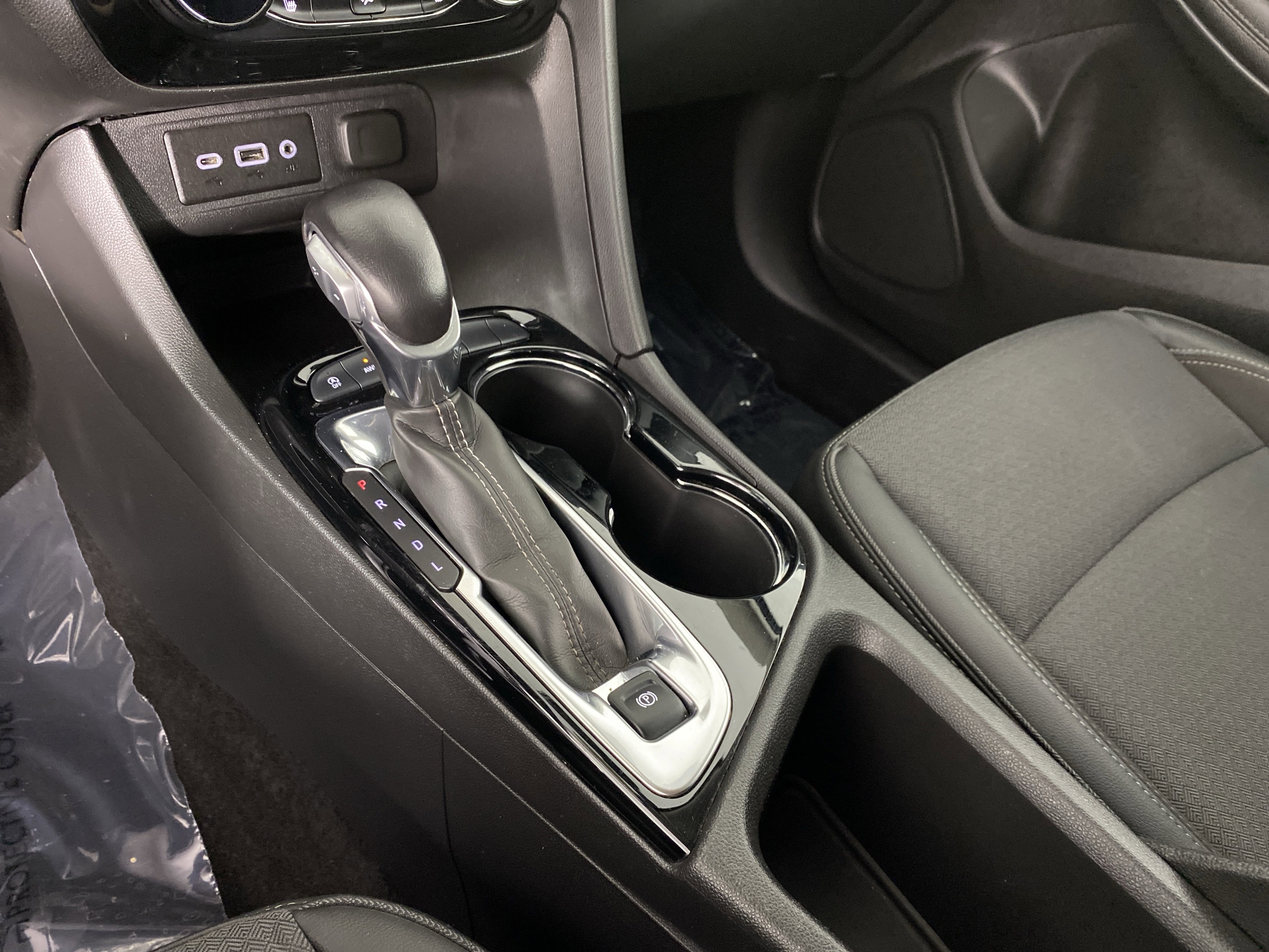 Used 2022 Buick Encore GX Preferred w/ Cold Weather Comfort Package image 34