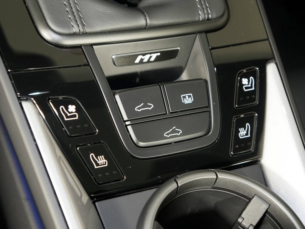 Certified 2025 Porsche 911 Carrera T RWD image 37