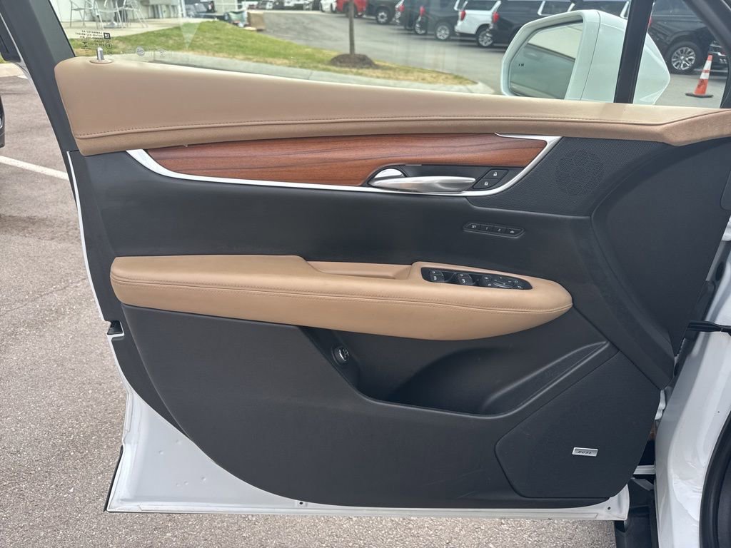 Used 2018 Cadillac XT5 Platinum w/ Driver Assist Package AWD/4WD image 10