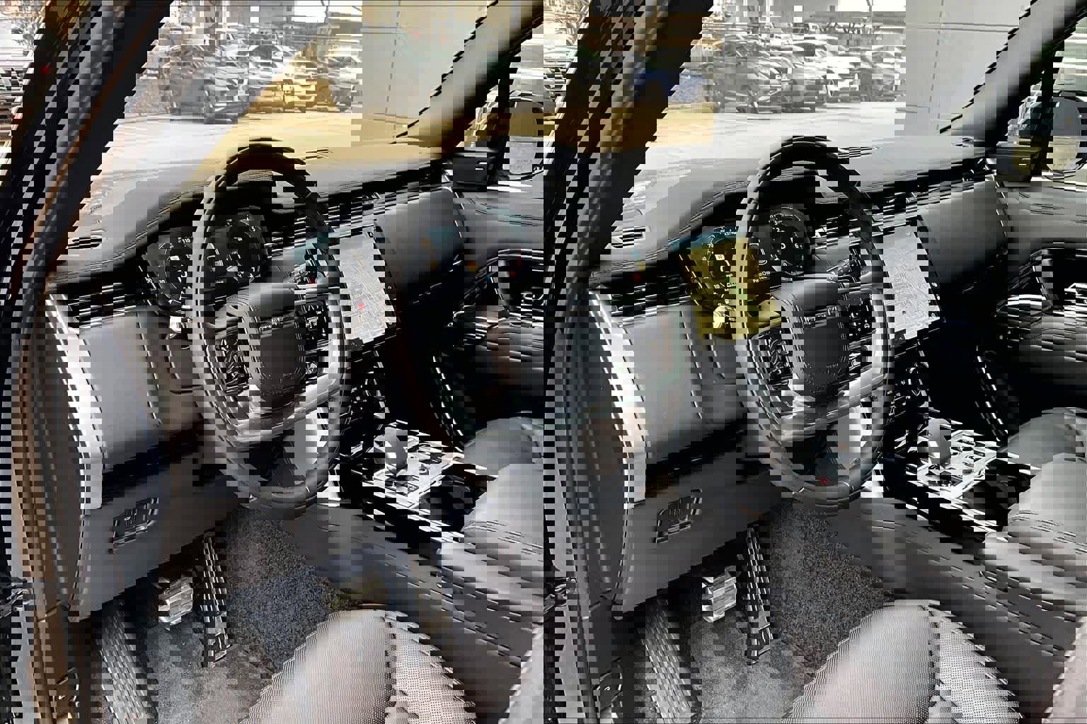 Used 2023 Land Rover Range Rover SE image 16