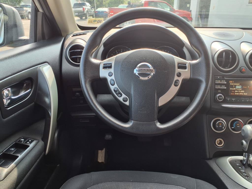 Used 2013 Nissan Rogue SV AWD/4WD image 4