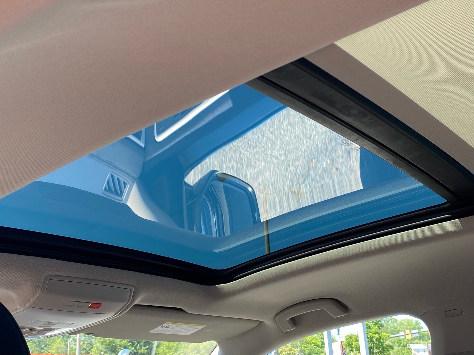 Certified 2023 Volkswagen Atlas SE w/ Panoramic Sunroof Package AWD/4WD image 18