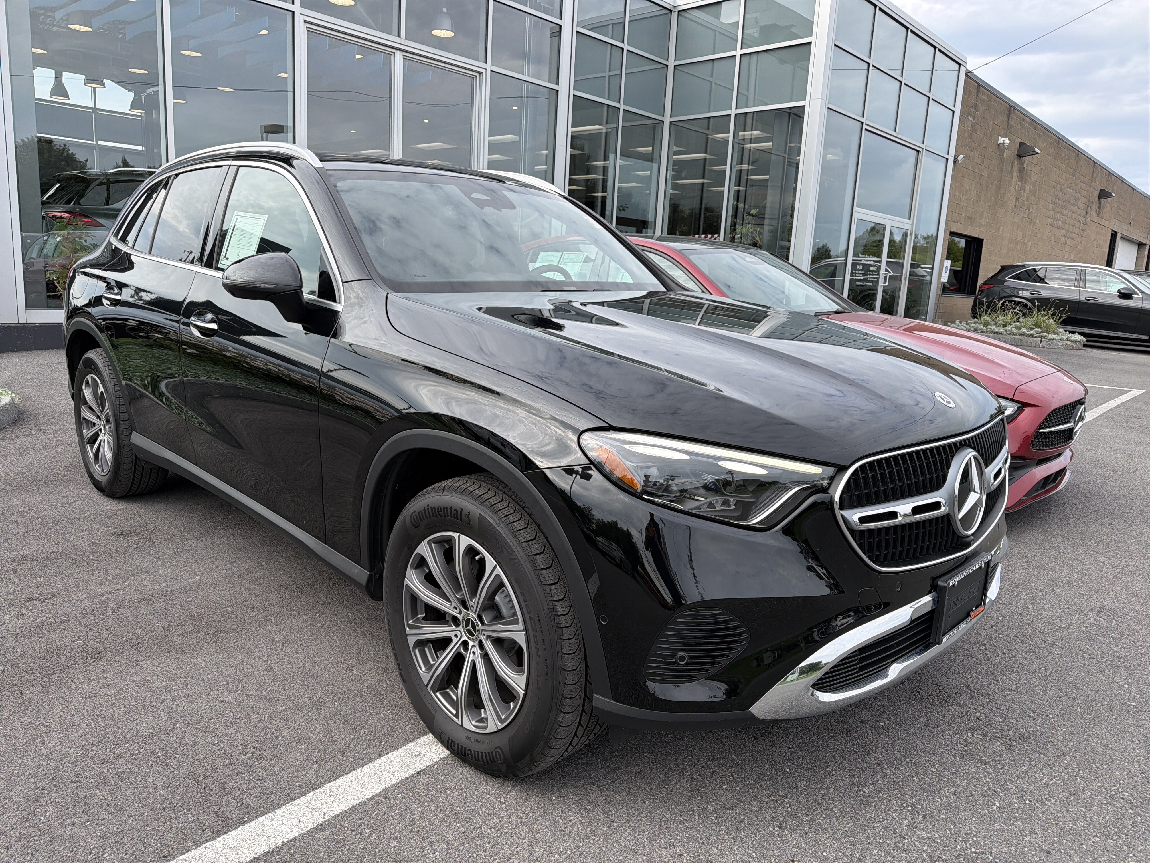 Used 2023 Mercedes-Benz GLC 300 4MATIC image 2
