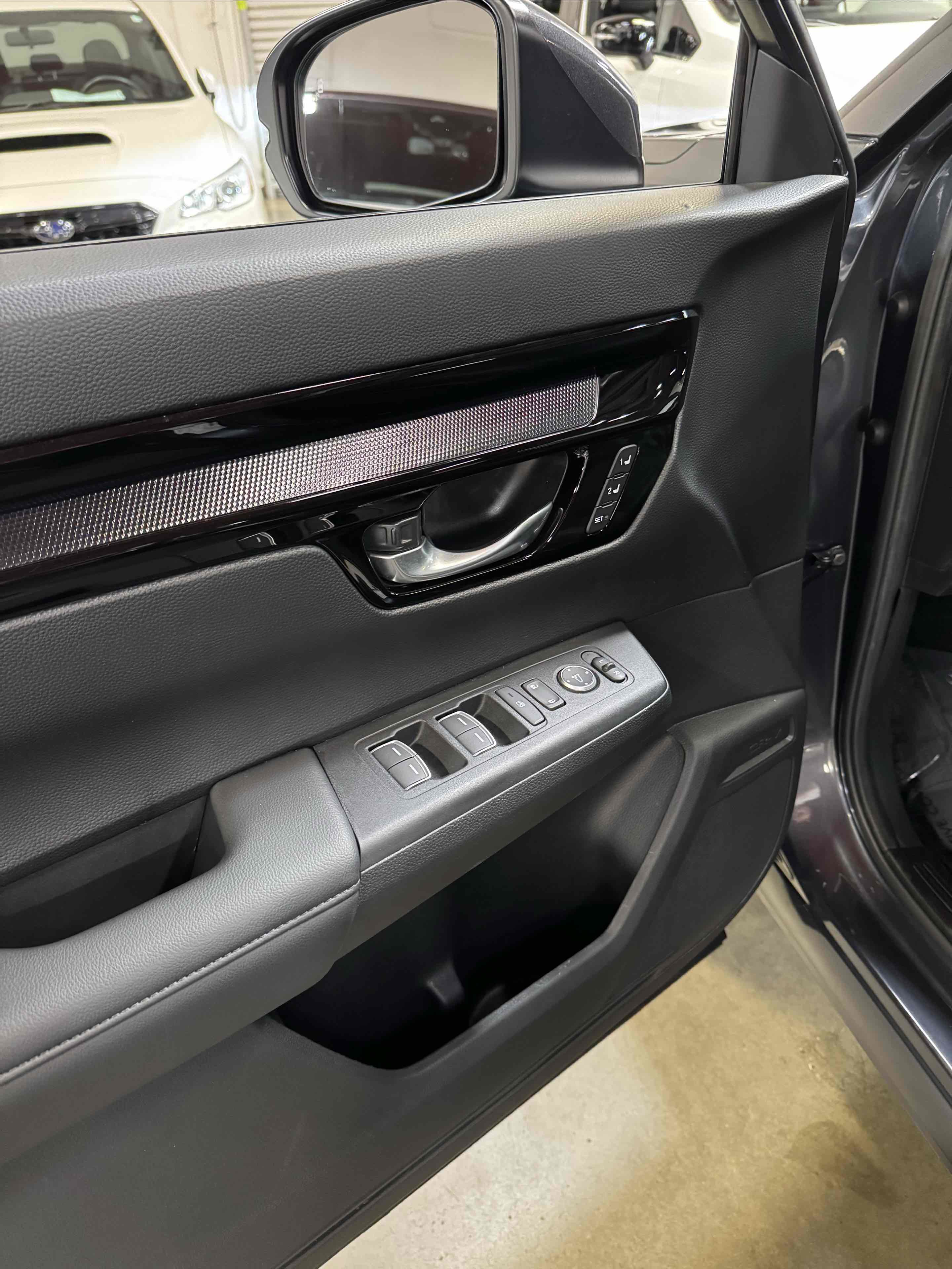 Used 2024 Honda CR-V EX-L image 64