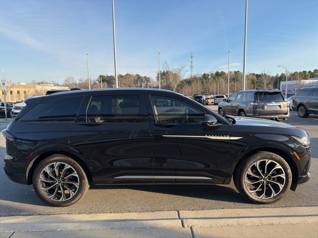 Used 2024 Lincoln Nautilus Reserve w/ Equipment Group 202A image 6