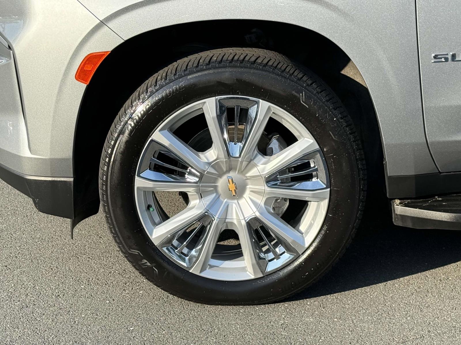 Used 2023 Chevrolet Suburban High Country image 7