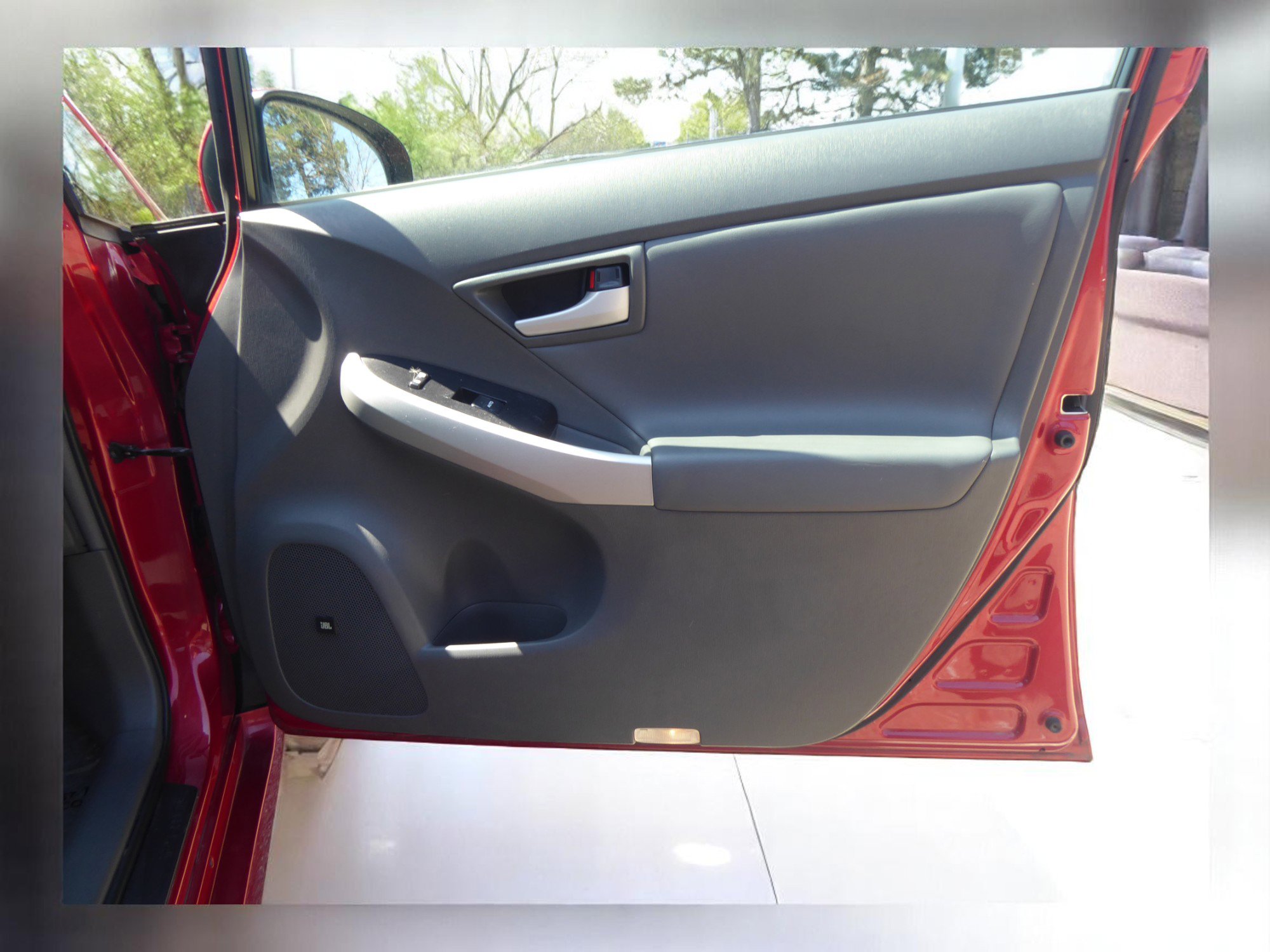 Used 2011 Toyota Prius Five image 18