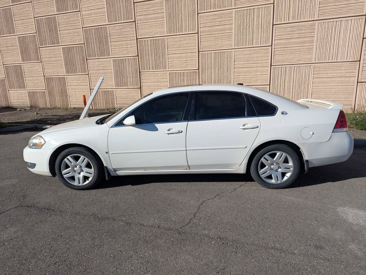 Used 2006 Chevrolet Impala LTZ FWD image 2
