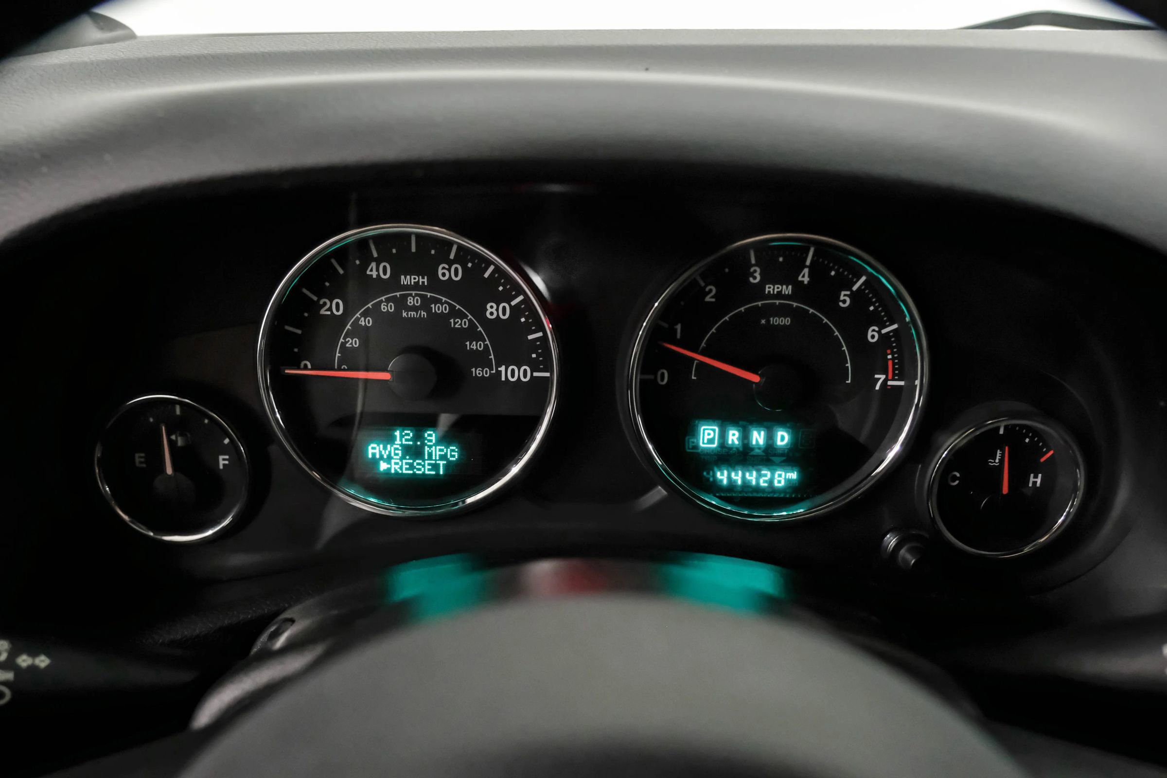 Used 2018 Jeep Wrangler Sahara w/ Connectivity Group AWD/4WD image 14