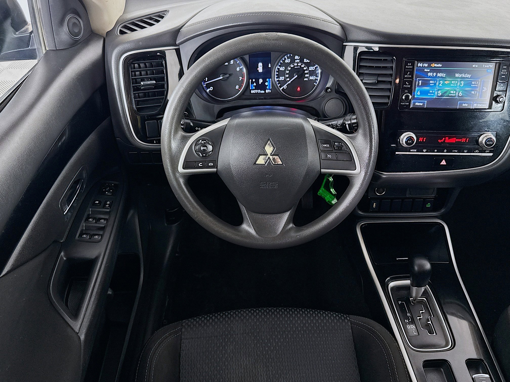 Used 2020 Mitsubishi Outlander ES image 16