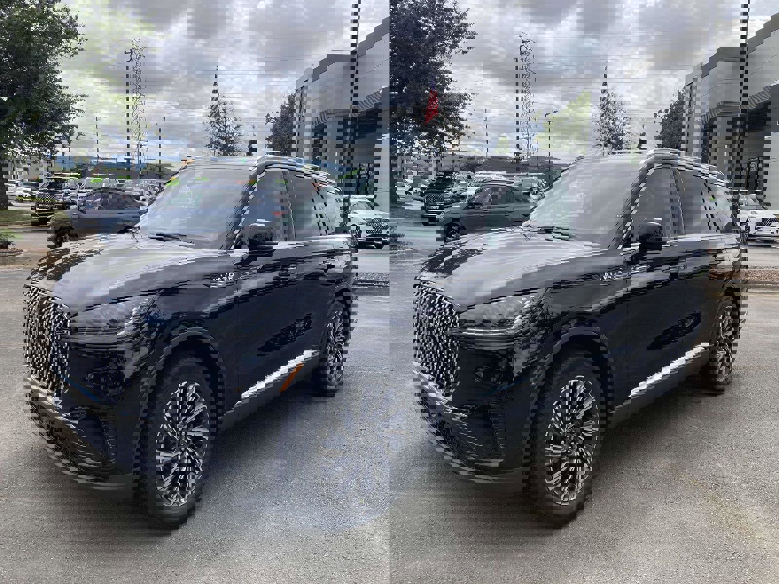 New 2025 Lincoln Aviator 2WD w/ Equipment Group 101A image 9