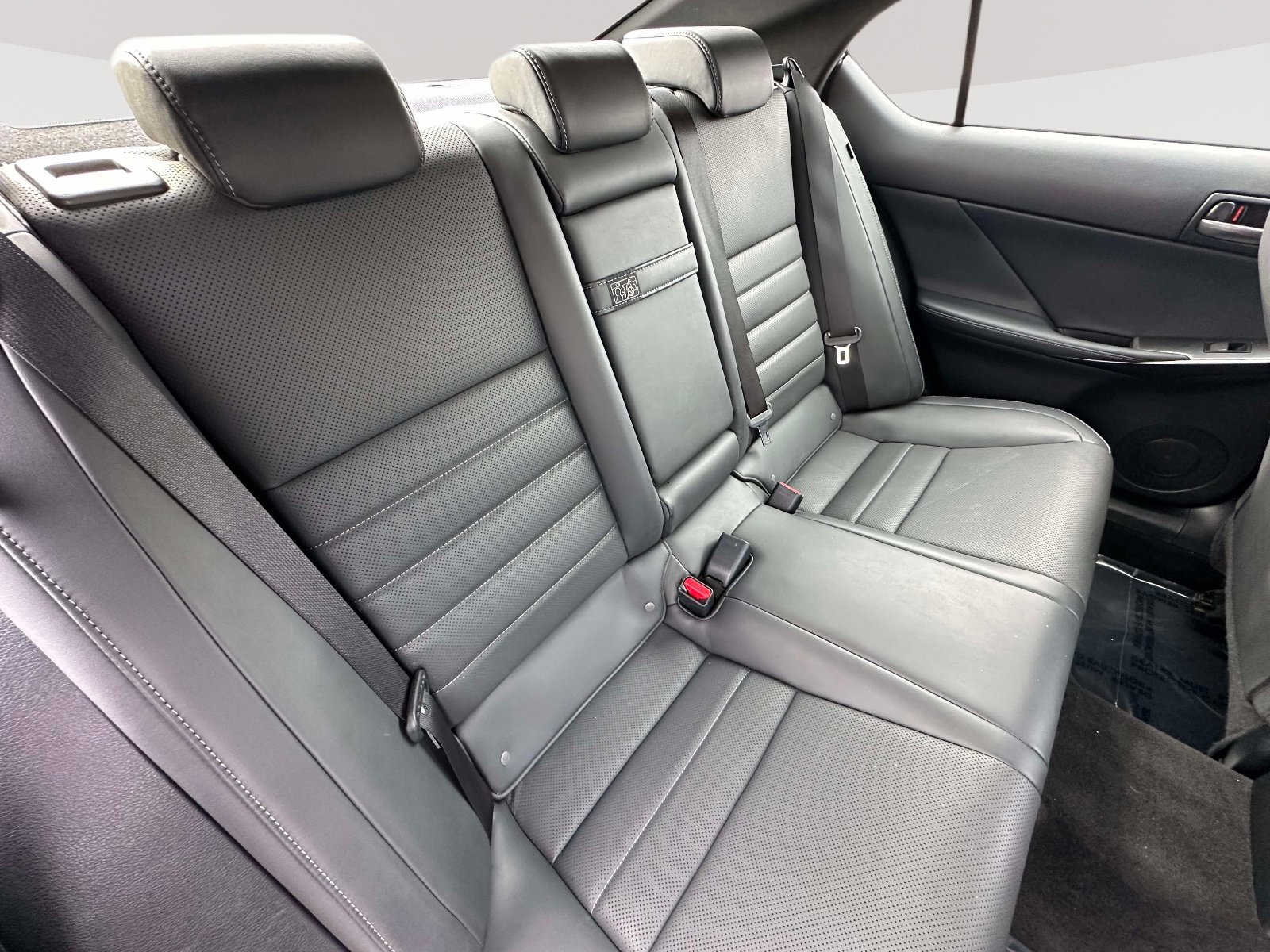 Used 2023 Lexus IS 500 image 31