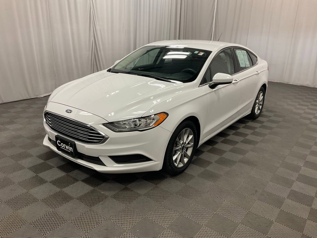Used 2017 Ford Fusion SE image 8