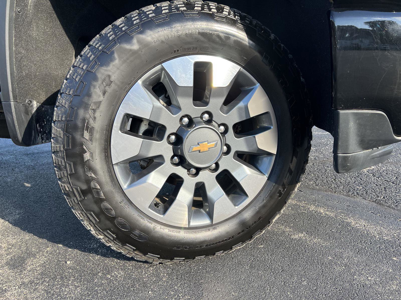 Used 2023 Chevrolet Silverado 2500 Custom w/ Custom Value Package image 2