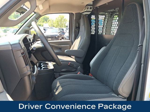 Used 2025 Chevrolet Express 2500 w/ Driver Convenience Package RWD image 2