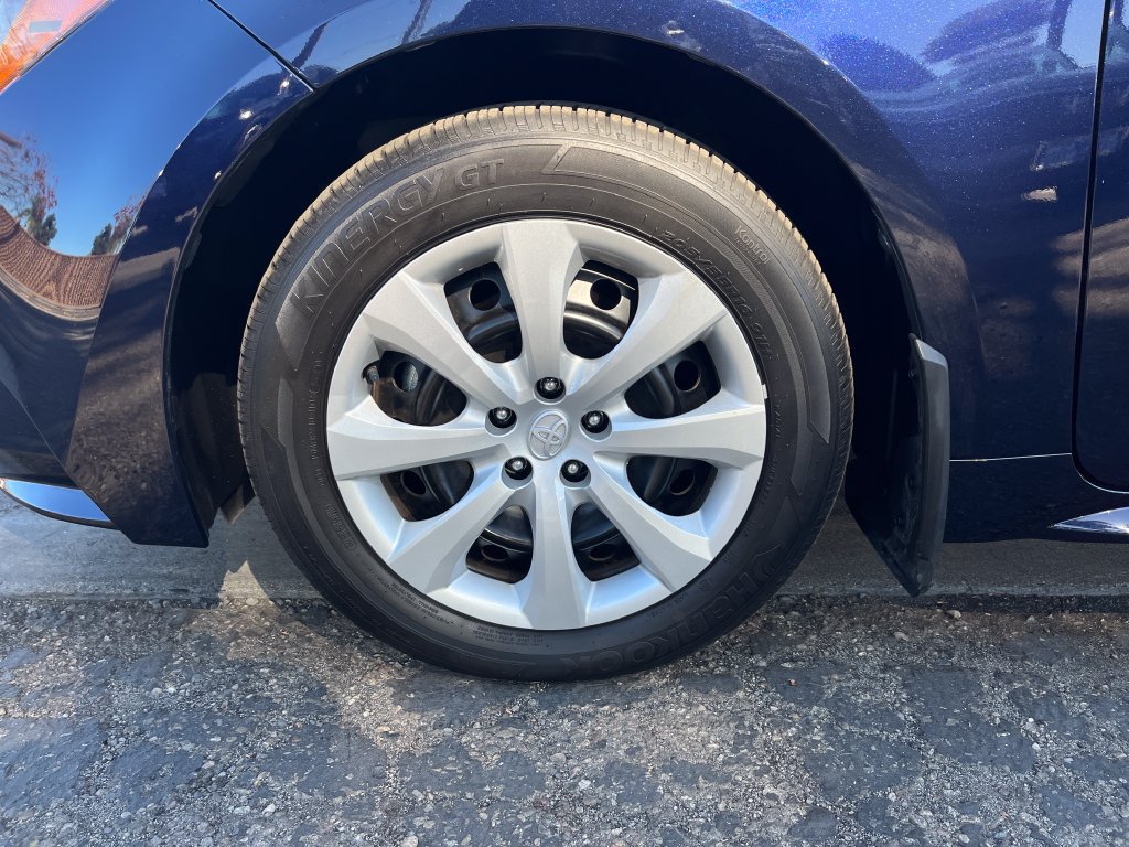 Used 2024 Toyota Corolla LE FWD image 28