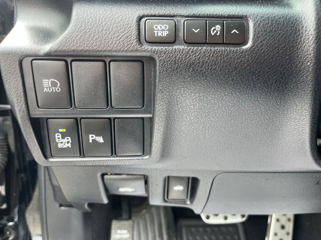 Used 2020 Lexus IS 300 F Sport w/ Blackline Edition image 13