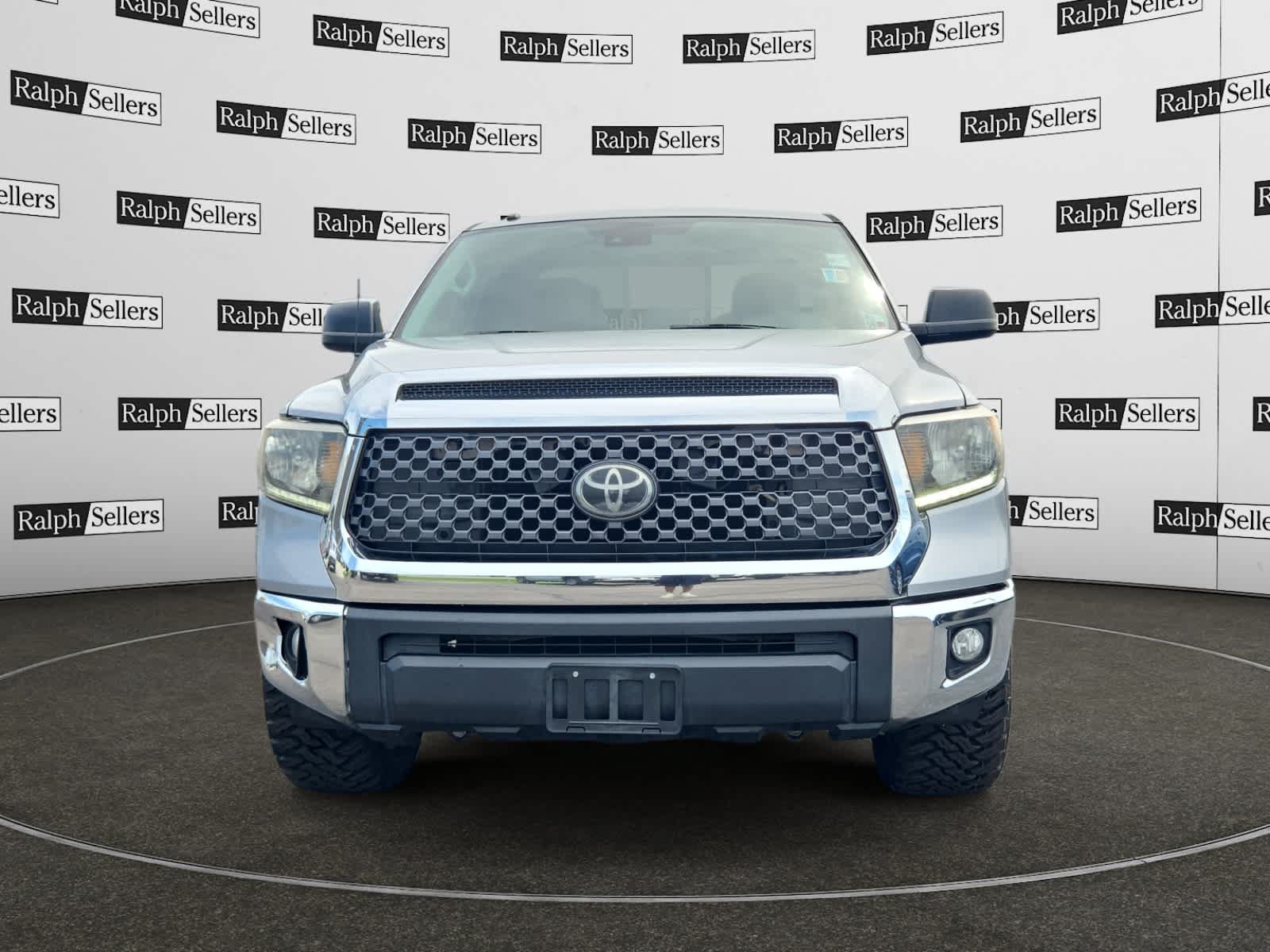 Used 2018 Toyota Tundra SR5 RWD image 8