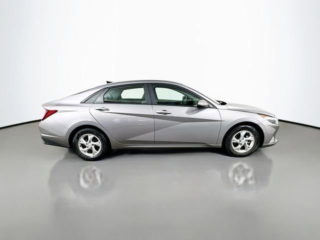 Used 2023 Hyundai Elantra SE image 7