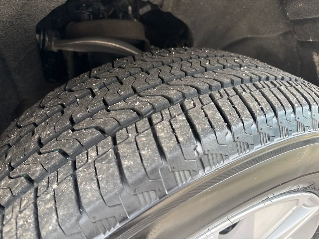 Used 2022 Chevrolet Silverado 1500 Custom w/ Safety Confidence Package AWD/4WD image 27