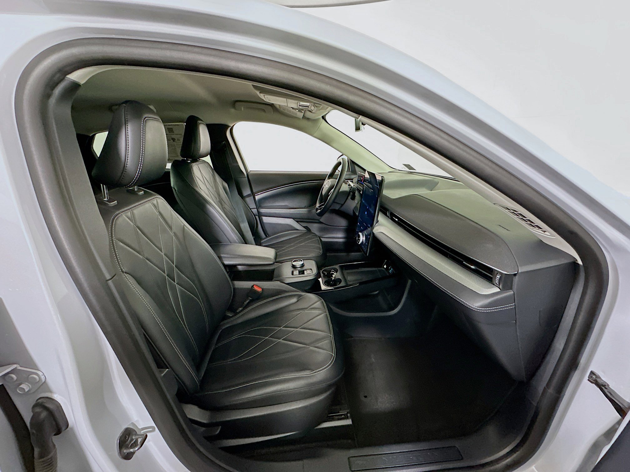 Used 2023 Ford Mustang Mach-E Select w/ Comfort Package Lite image 32