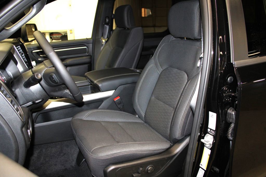 New 2026 RAM 1500 4x4 Crew Cab image 26