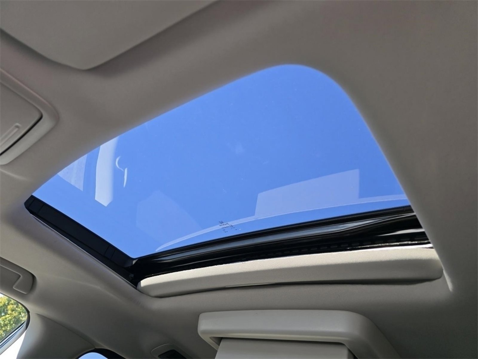 New 2026 Honda Odyssey Touring image 3