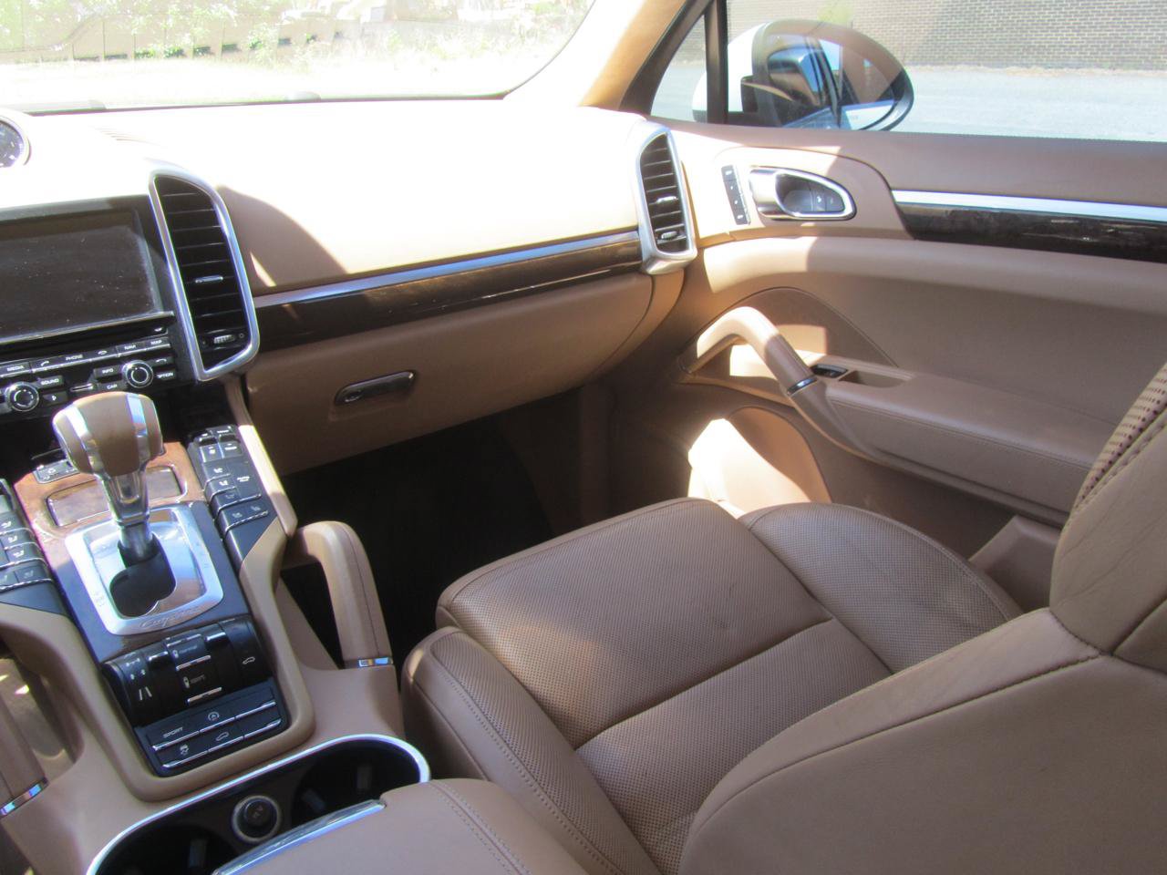 Used 2012 Porsche Cayenne Turbo AWD/4WD image 13