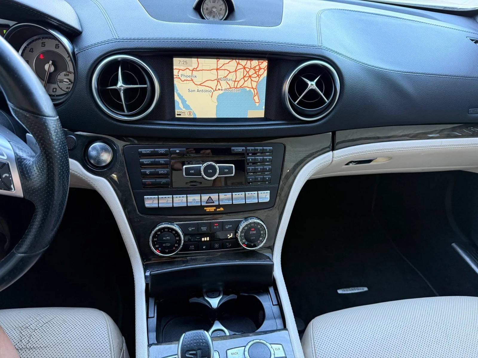 Used 2014 Mercedes-Benz SL 550 image 12