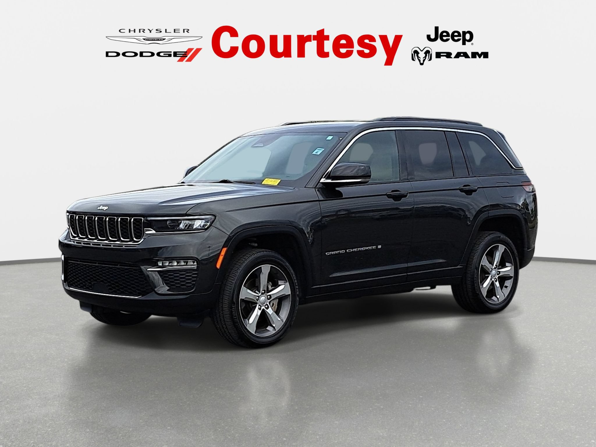 Certified 2025 Jeep Grand Cherokee Limited AWD/4WD image 8