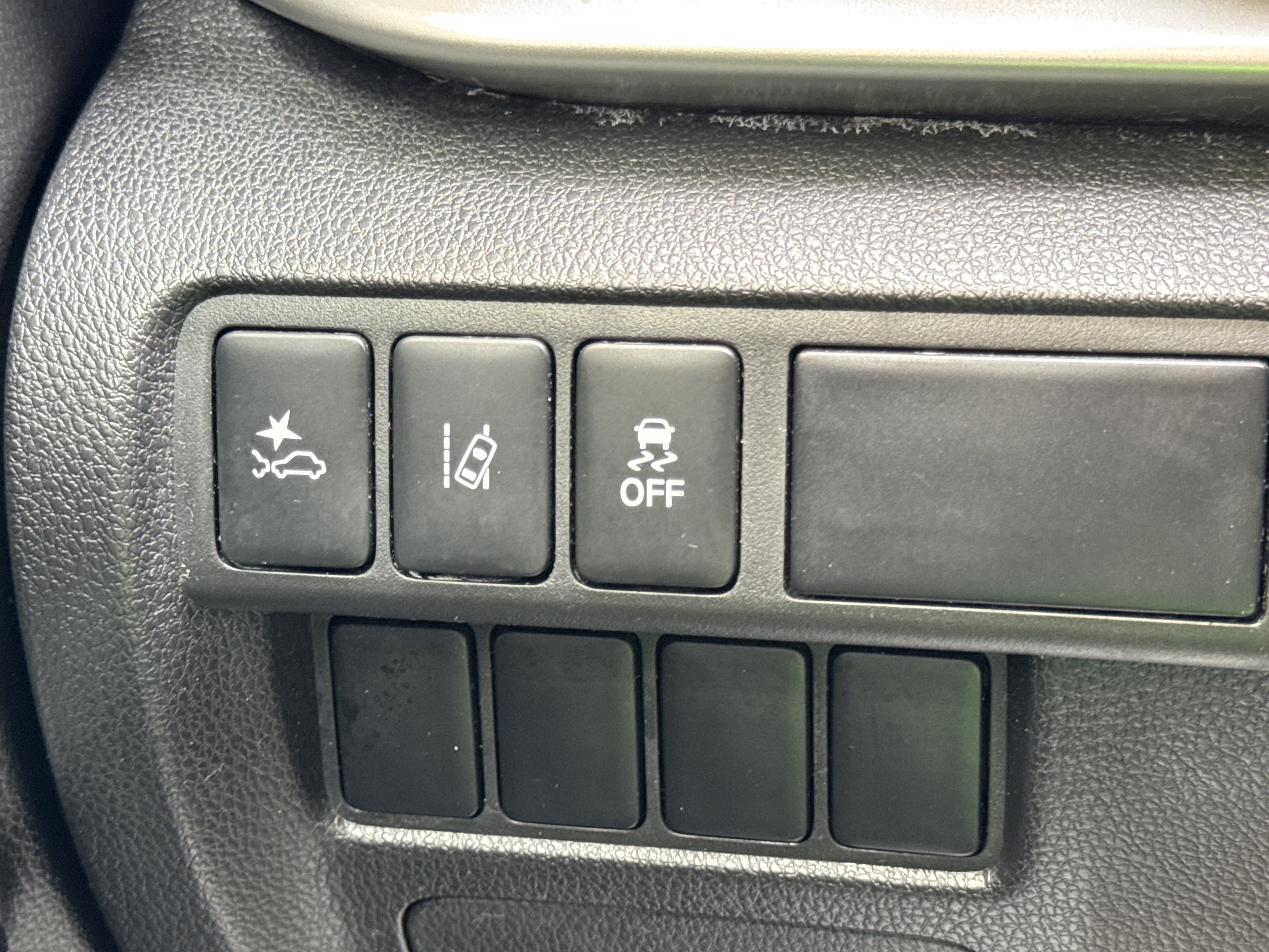 Used 2022 Mitsubishi Eclipse Cross LE image 19