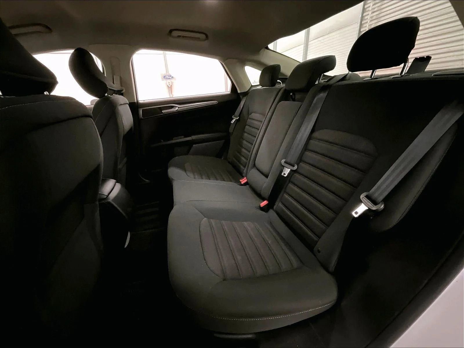 Used 2018 Ford Fusion SE FWD image 25