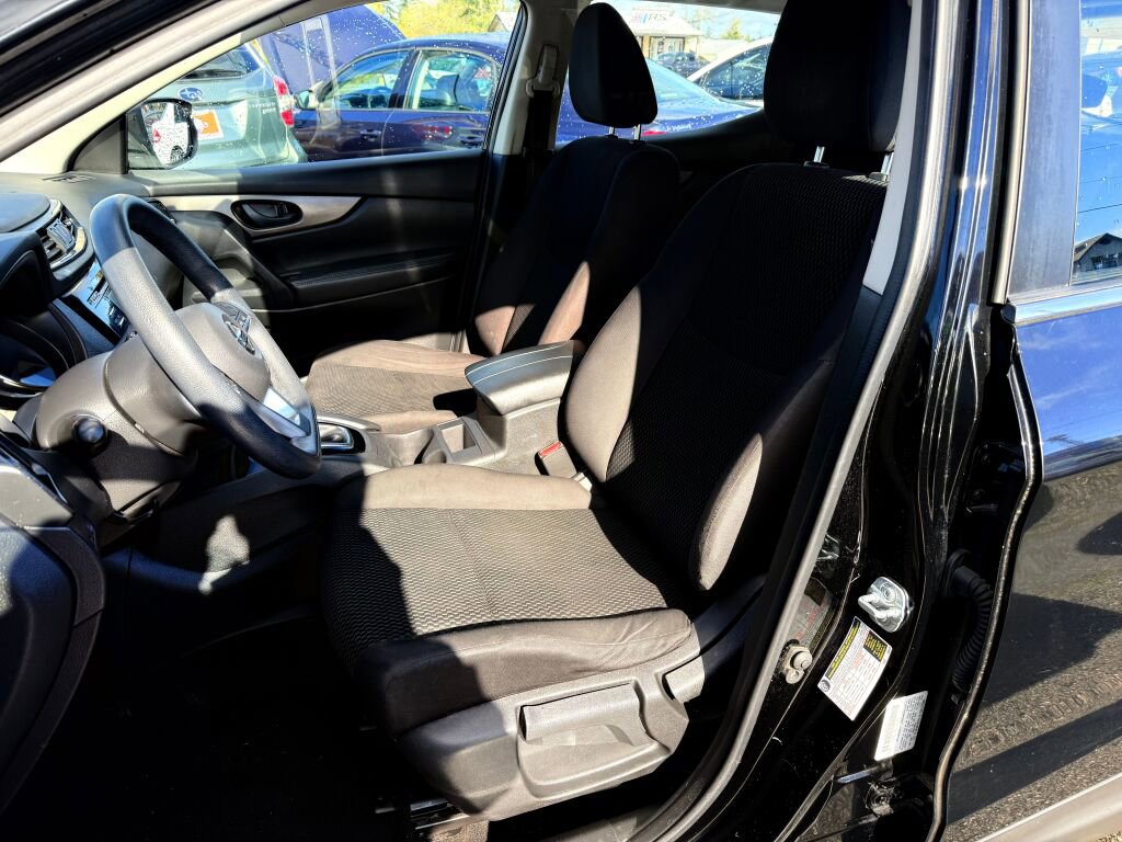 Used 2017 Nissan Rogue Sport S w/ S Appearance Package image 8