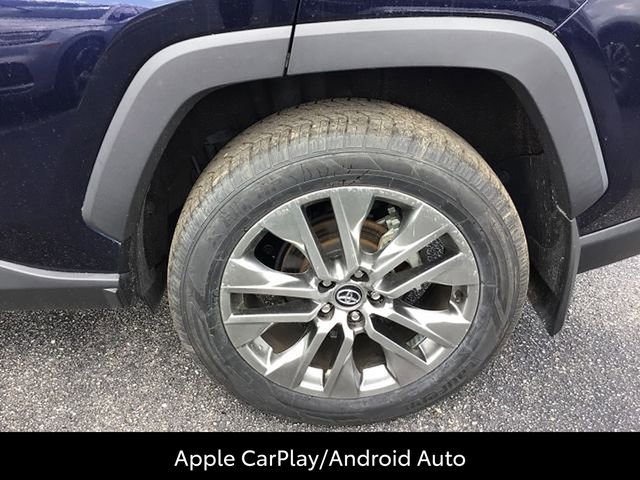 Used 2020 Toyota RAV4 XLE Premium image 11