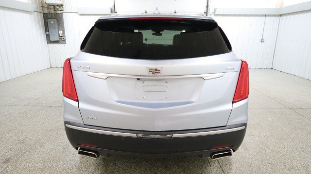 Used 2017 Cadillac XT5 Luxury w/ Driver Awareness Package AWD/4WD image 8