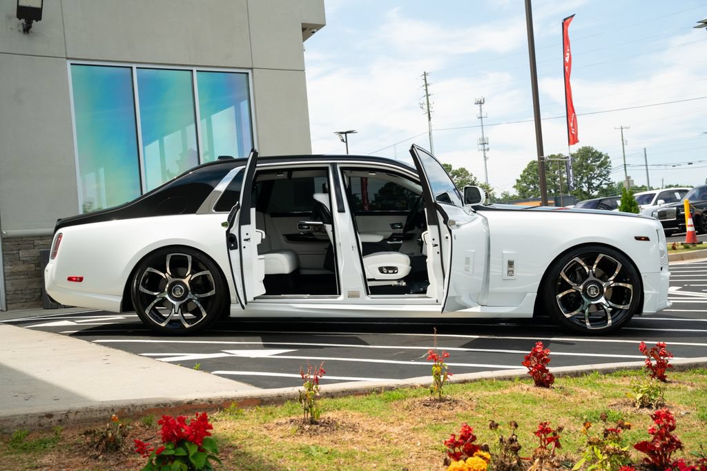 Used 2022 Rolls-Royce Phantom Sedan w/ The Phantom Package RWD image 13
