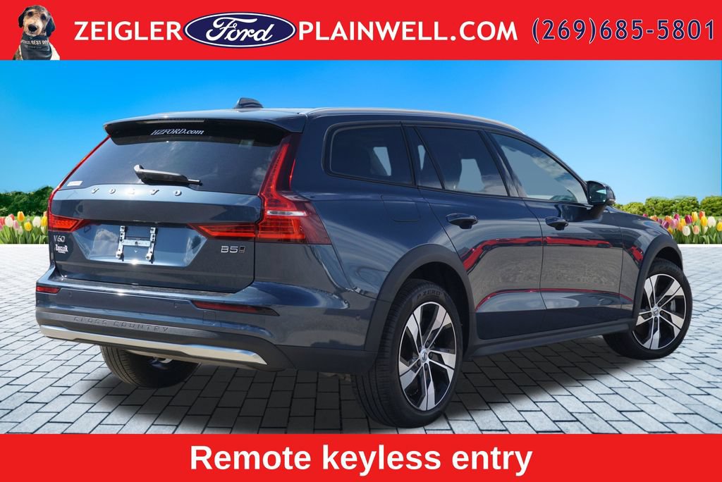 Used 2024 Volvo V60 B5 Cross Country Plus AWD/4WD image 5