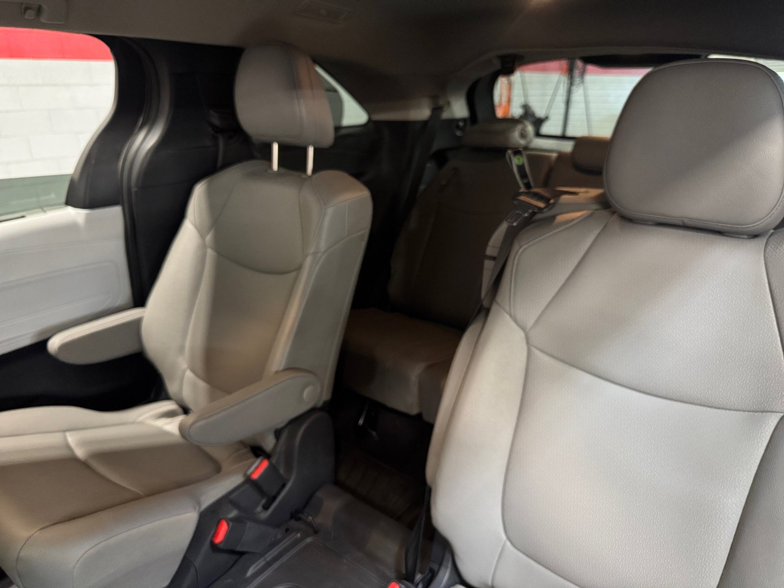 Certified 2026 Toyota Sienna XLE FWD image 27