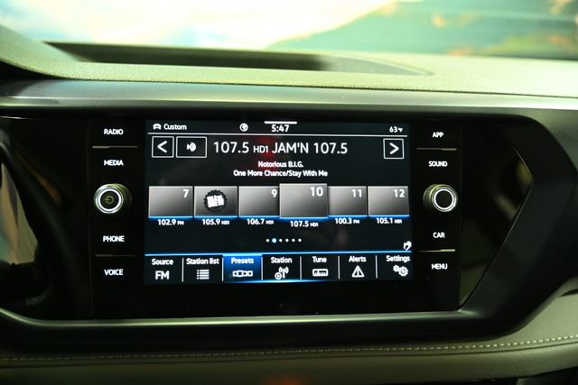 Used 2024 Volkswagen Taos SE image 38