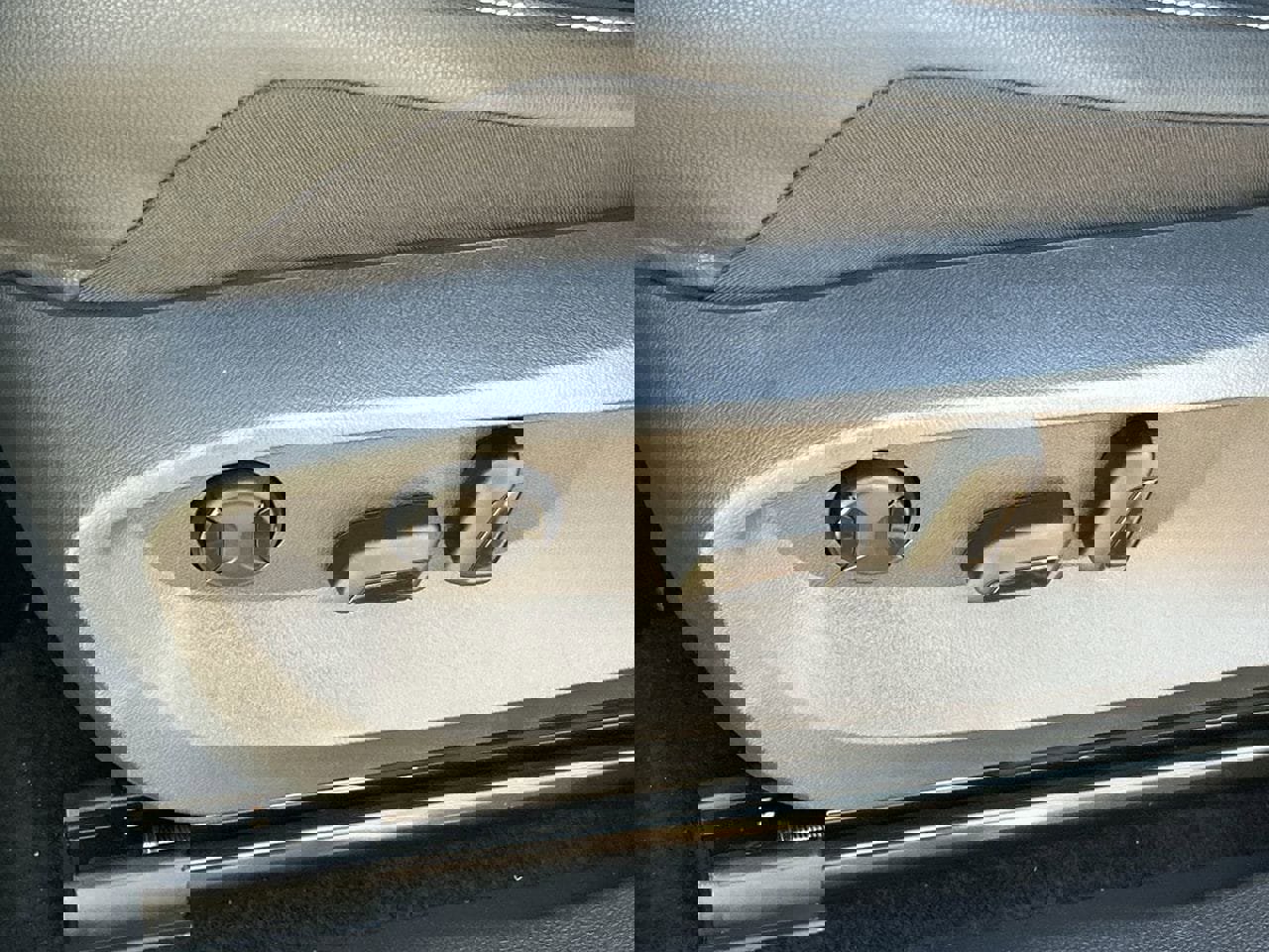 Certified 2024 Volkswagen Tiguan SE R-Line FWD image 17