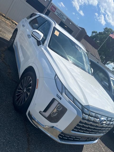 Used 2024 Hyundai Palisade Calligraphy AWD/4WD image 2
