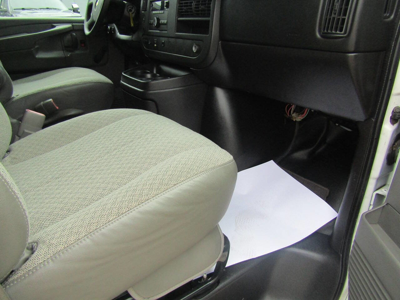 Used 2011 Chevrolet Express 2500 w/ Cold Climate Package image 13