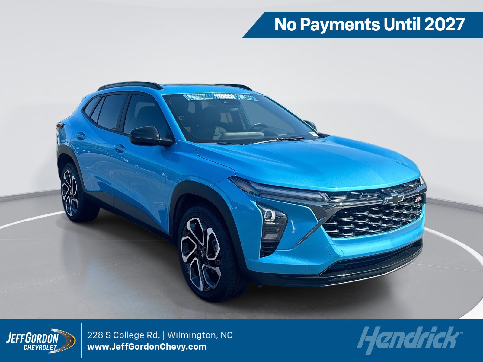 Used 2025 Chevrolet Trax RS w/ Sunroof Package FWD image 1