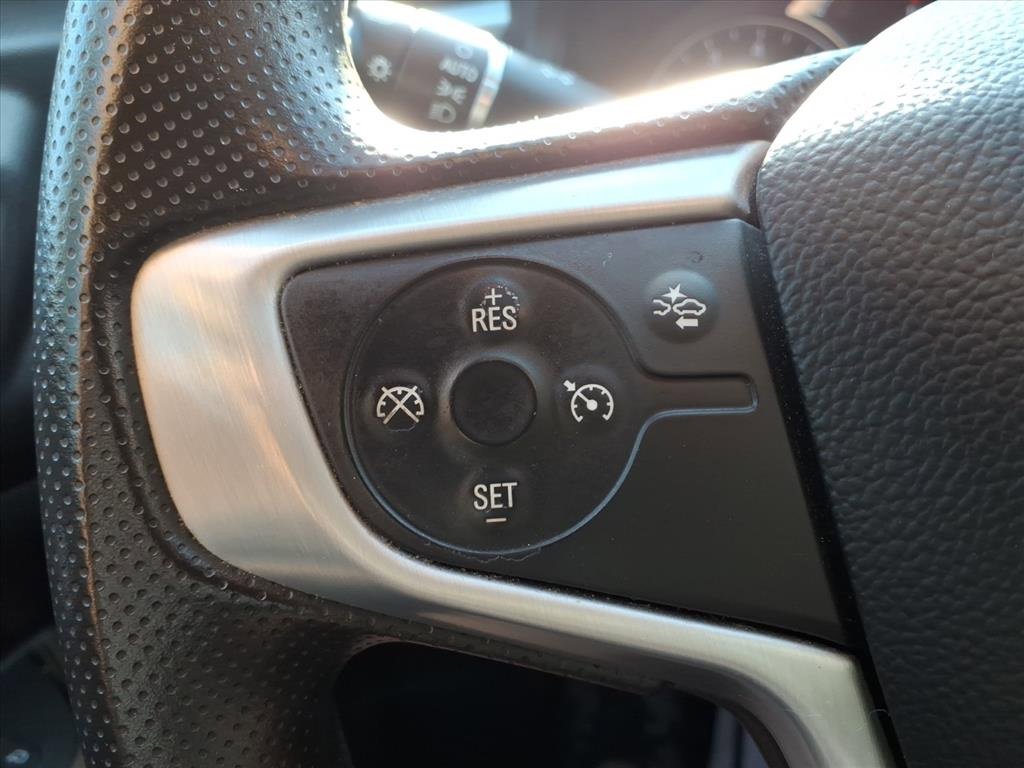 Used 2023 GMC Acadia SLE image 28