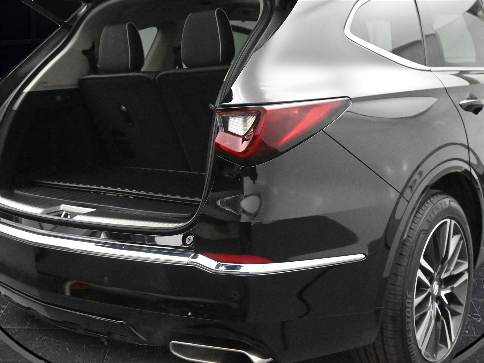 Certified 2026 Acura MDX SH-AWD w/ Advance Package image 11