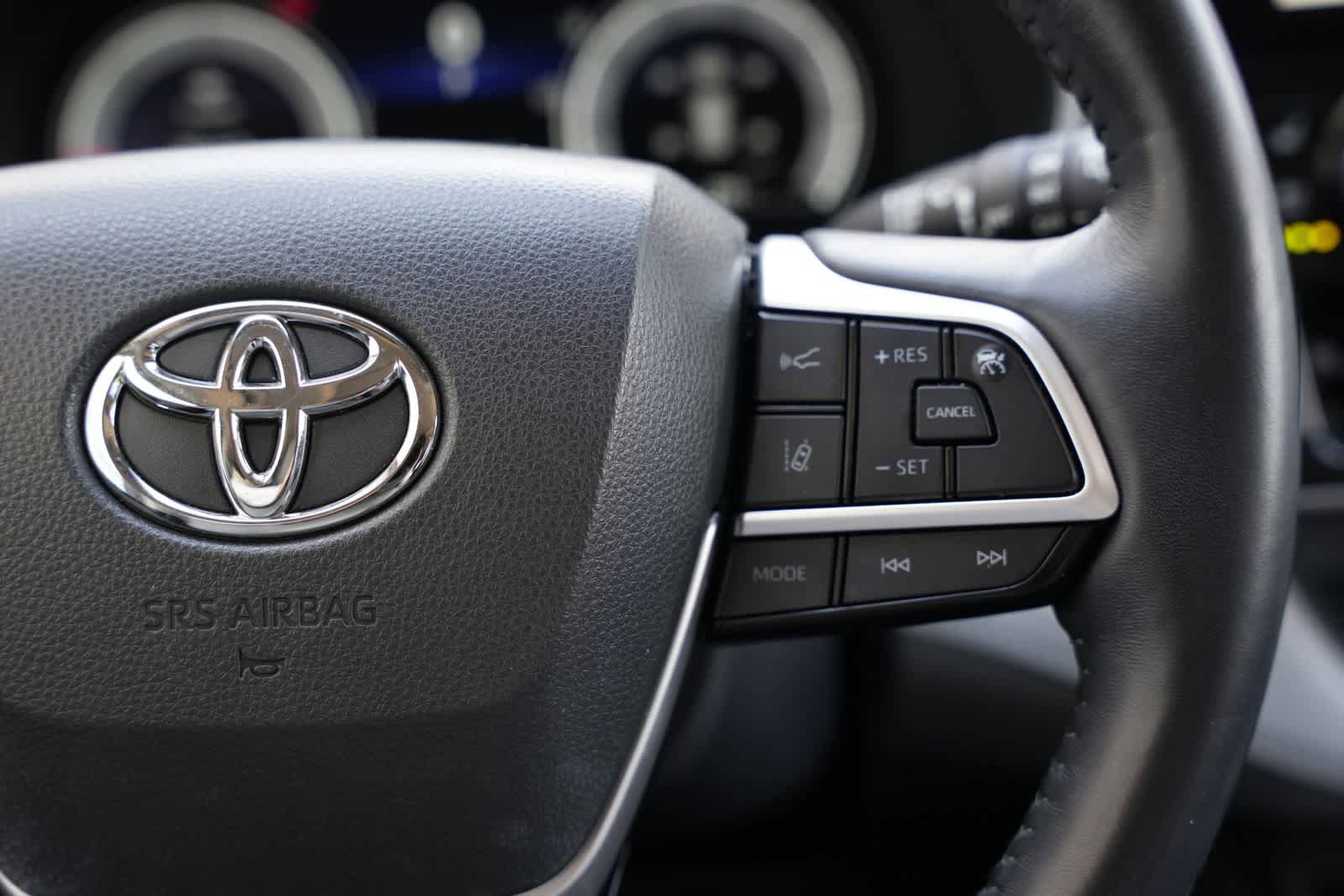 Used 2023 Toyota Highlander Limited image 11