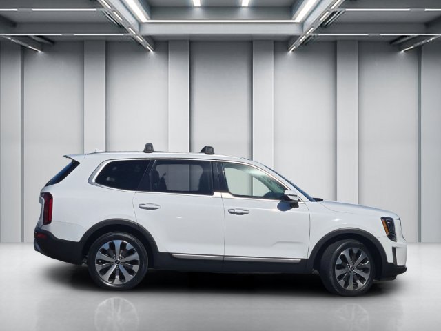 Certified 2022 Kia Telluride S FWD image 3